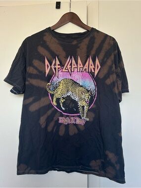 Def Leppard High N Dry Distressed Tee